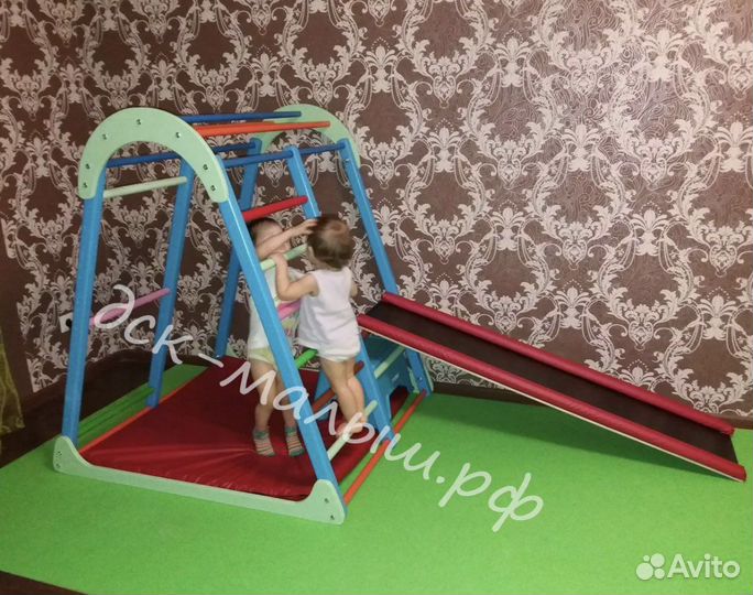 Детский спортивный комплекс для малышей