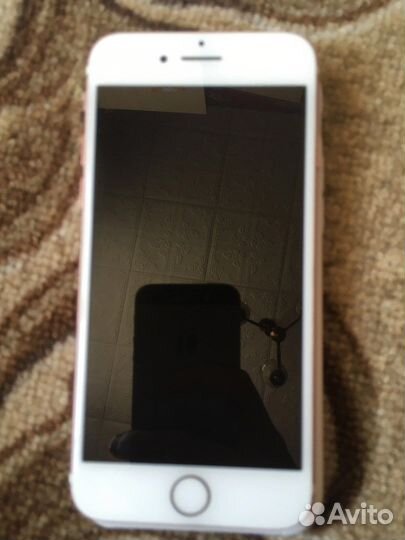 Телефон iPhone 7