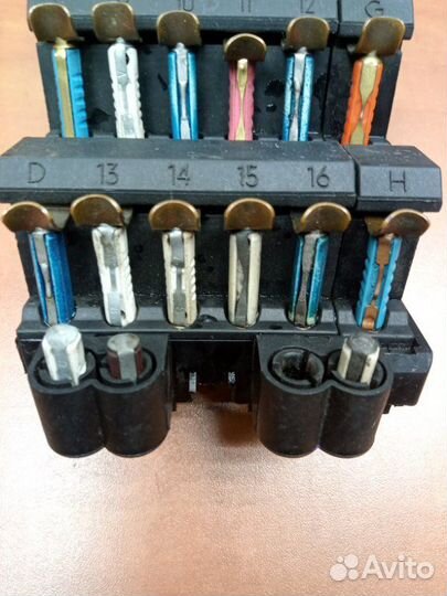 Блок предохранителей подкапотный Mercedes-Benz