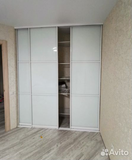 Двери купе белые для встроенного шкафа