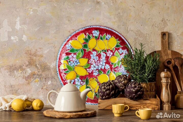 Керамическая тарелка ручной работы