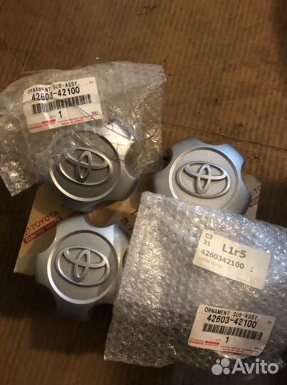 Колпаки дисков ступиц Toyota