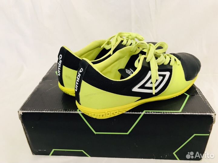 Umbro зал, улица 42,5 Eur