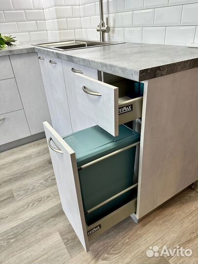 П образная кухня на заказ. Фабрика