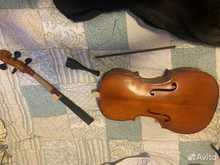 Сломанная детская виолончель
