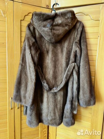 Шуба норковая с капюшоном 44