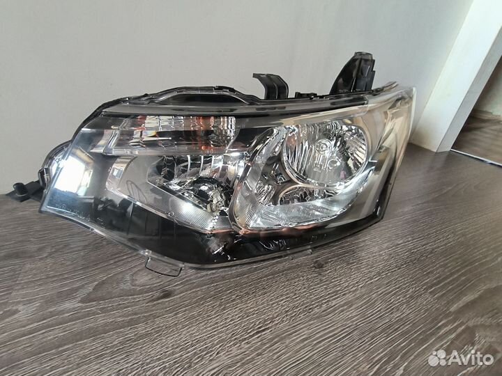 Фара левая mitsubishi outlander 3