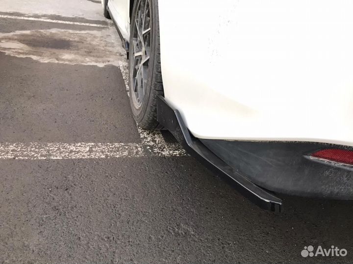 Накладки заднего бампера Toyota Camry V70/75 2018+