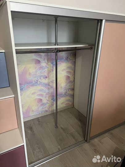 Комплект мебели для девочки, в хорошем состоянии