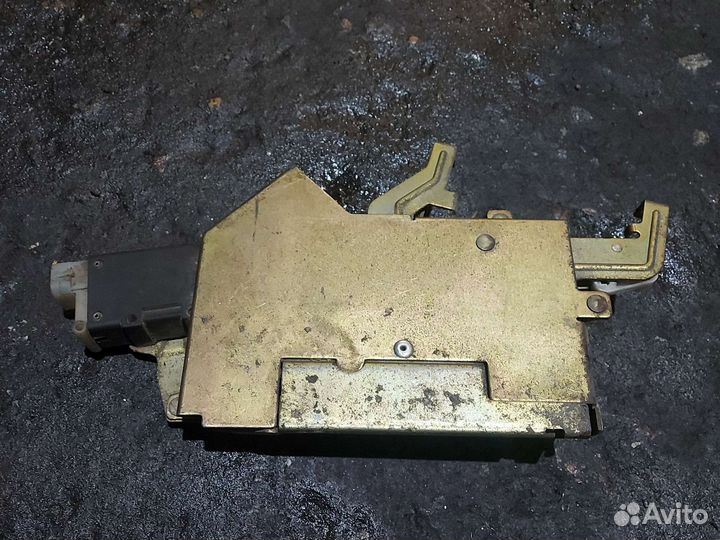 Замок левой сдвижной двери Форд Транзит 2006-2013