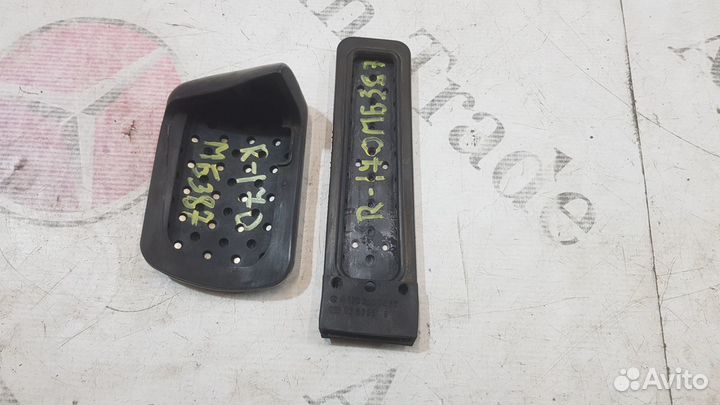 Накладки на педали на Mercedes-Benz R170