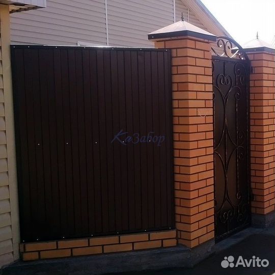 Забор из кирпича и профнастила в Мамадыше