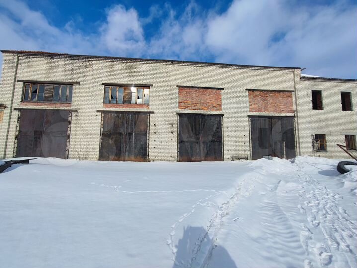 База 2600 м², участок 1га под склад и производство