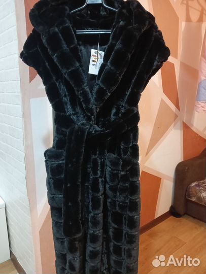 Меховой жилет