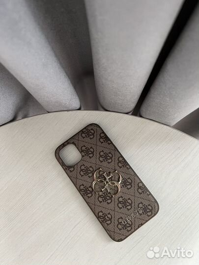 Чехол на iPhone 11 Guess