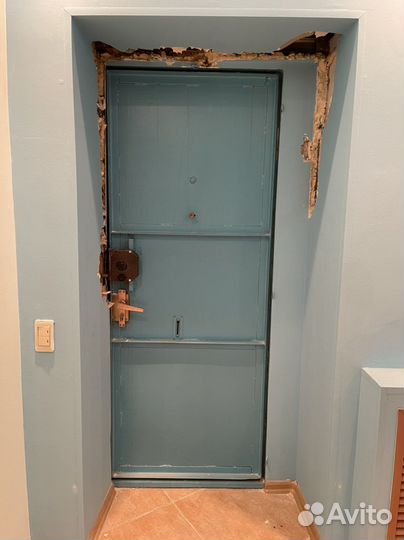 Дверь входная металлическая