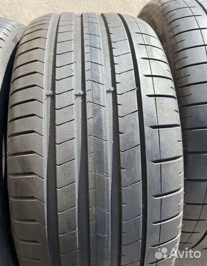 Pirelli P Zero 285/40 R22 и 325/35 R22