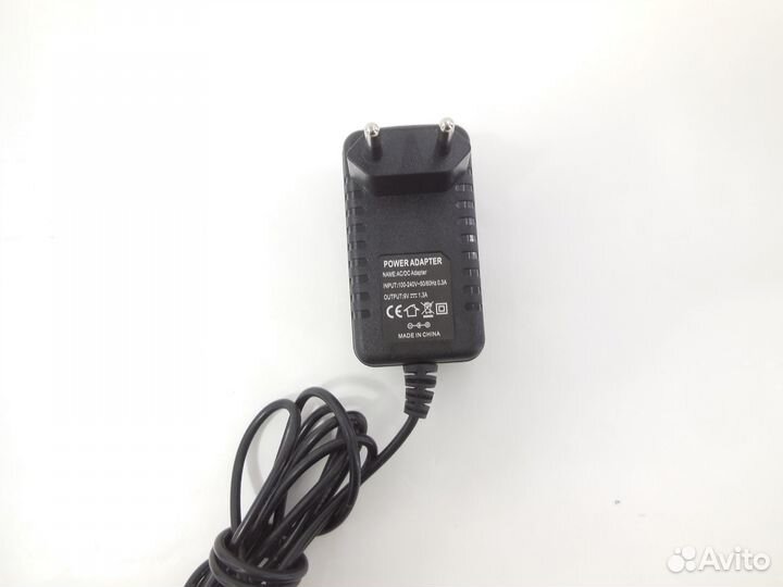 Блок питания универсальный 9В 1,63 с штекером 3.5*