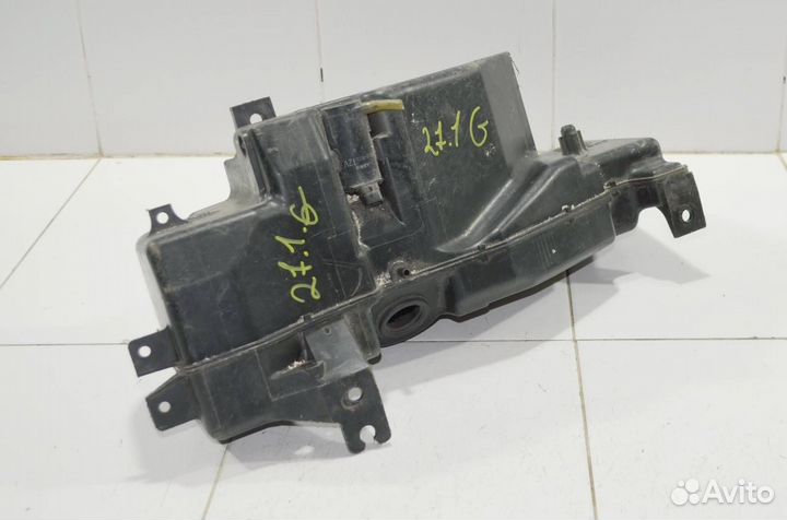 Бачок омывателя Mitsubishi Pajero / Montero 3