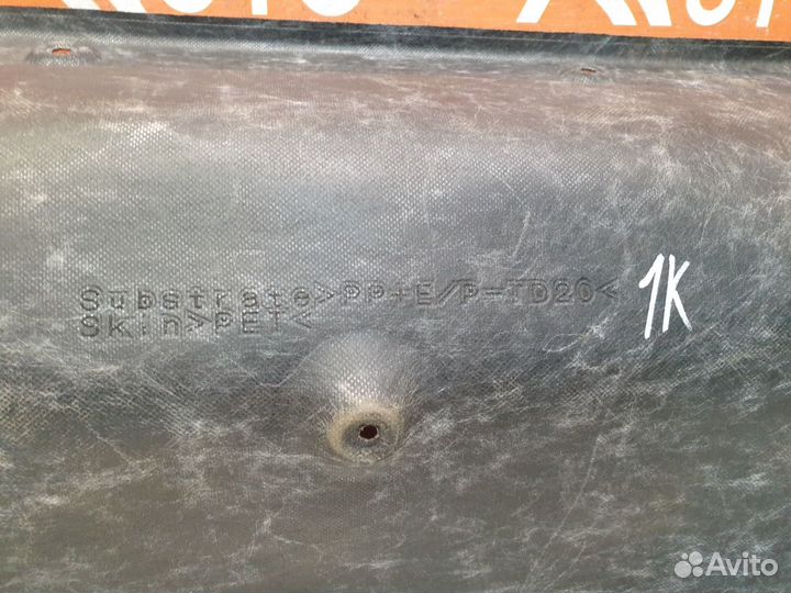 Обшивка крышки багажника Toyota Camry 8 XV70