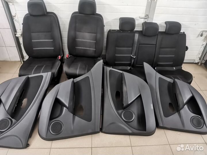 Комплект сидений Renault Fluence 2009-2017