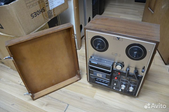 Бобинник с кассетником Akai GX-1900D