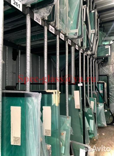 Стекло заднее на Caterpillar 428Е 2006 г