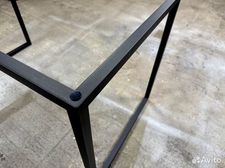 Стол стеклянный