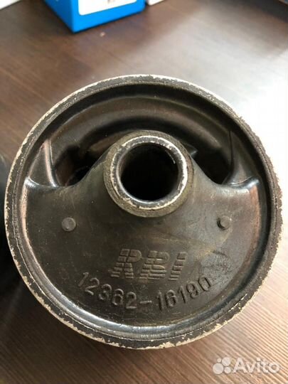 Сайлентблок опоры двигателя Toyta Carina E