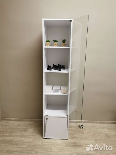 Стеллаж-витрина с дверцами