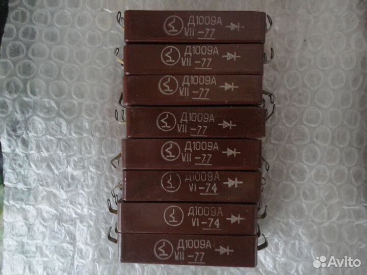 Радиодетали-диодные столбы времён СССР разные