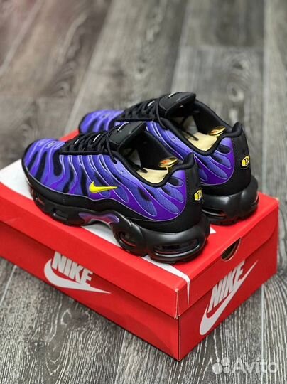 Кроссовки Nike Air Max Tn Plus