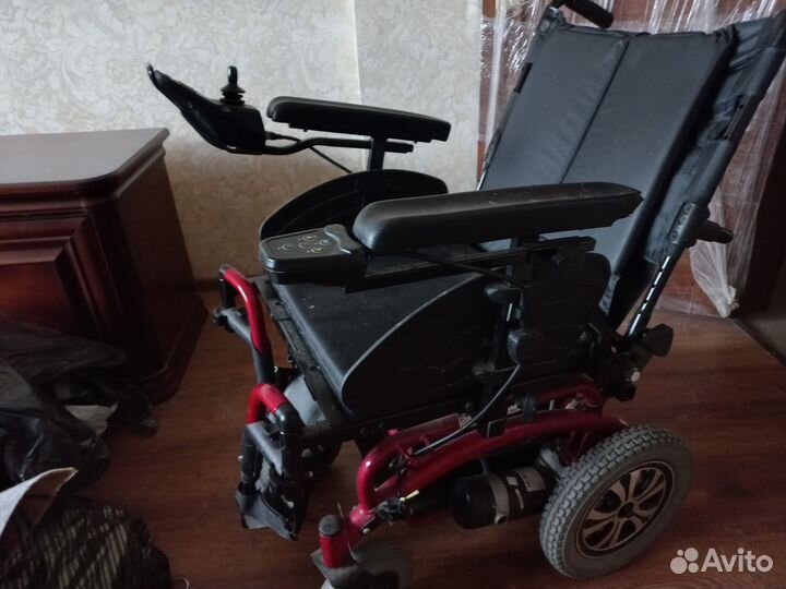 Инвалидная коляска с электроприводом
