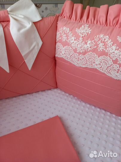 Бортики -подушки с кружевом