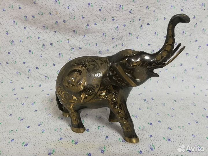 Большая бронзовая статуэтка слон