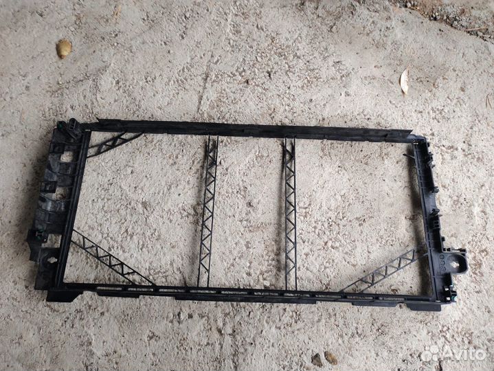 Рамка радиатора Geely Tugella