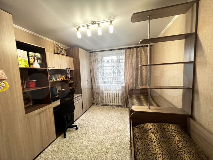 2-к. квартира, 56 м², 1/10 эт.