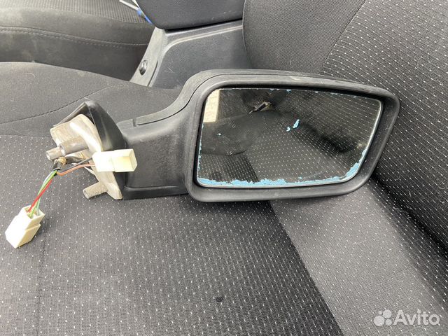 Правое зеркало приора 1