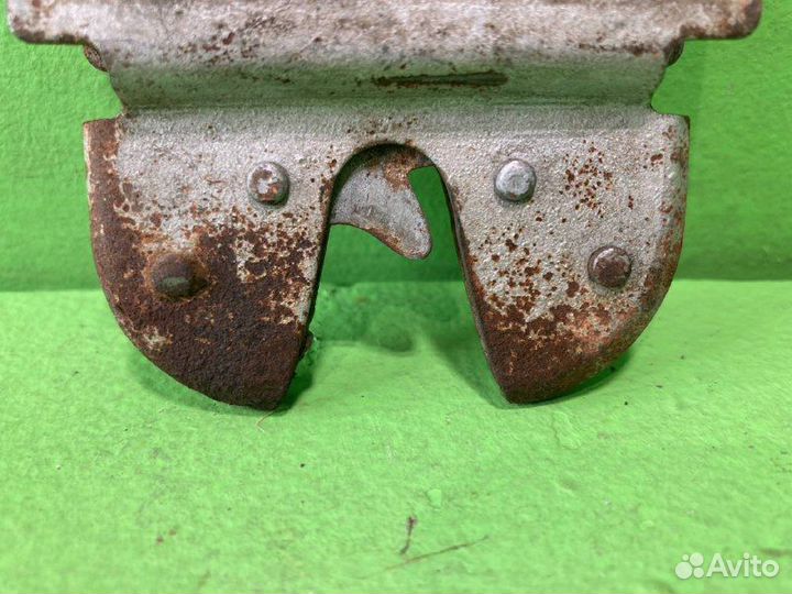 Замок вещевого ящика MAN TGA