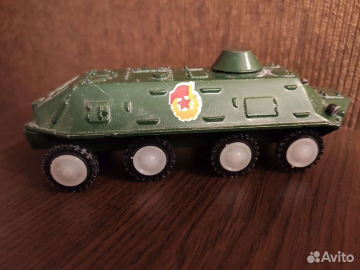 Игрушки бтр и пушка