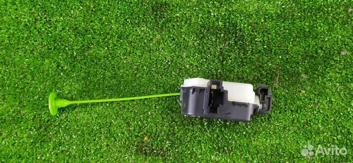 Замок лючка бензобака Volvo V40 B5204T9 2013