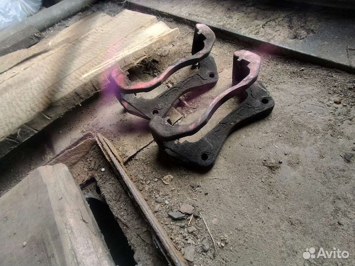 Скобы суппортов Лансер 10