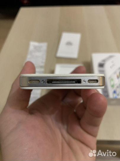 Телефон iPhone 4s