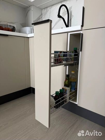 Бежевая кухня в наличии