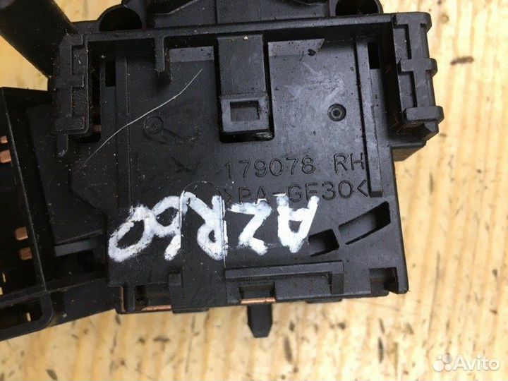 Блок подрулевых переключателей лев. toyota noah