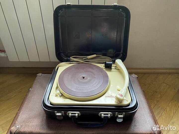 Проигрыватель пластинок 