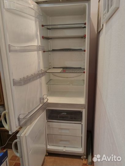 Холодильник бу, snaige