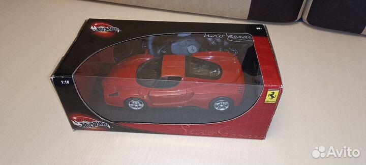 Модель 1:18 Hot Wheels Ferrari еnzo