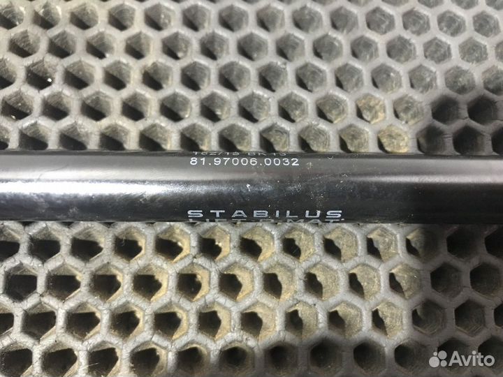 81970060032 Амортизатор рулевой колонки