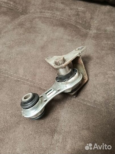 Подушка двс + кронштейн Меган 2